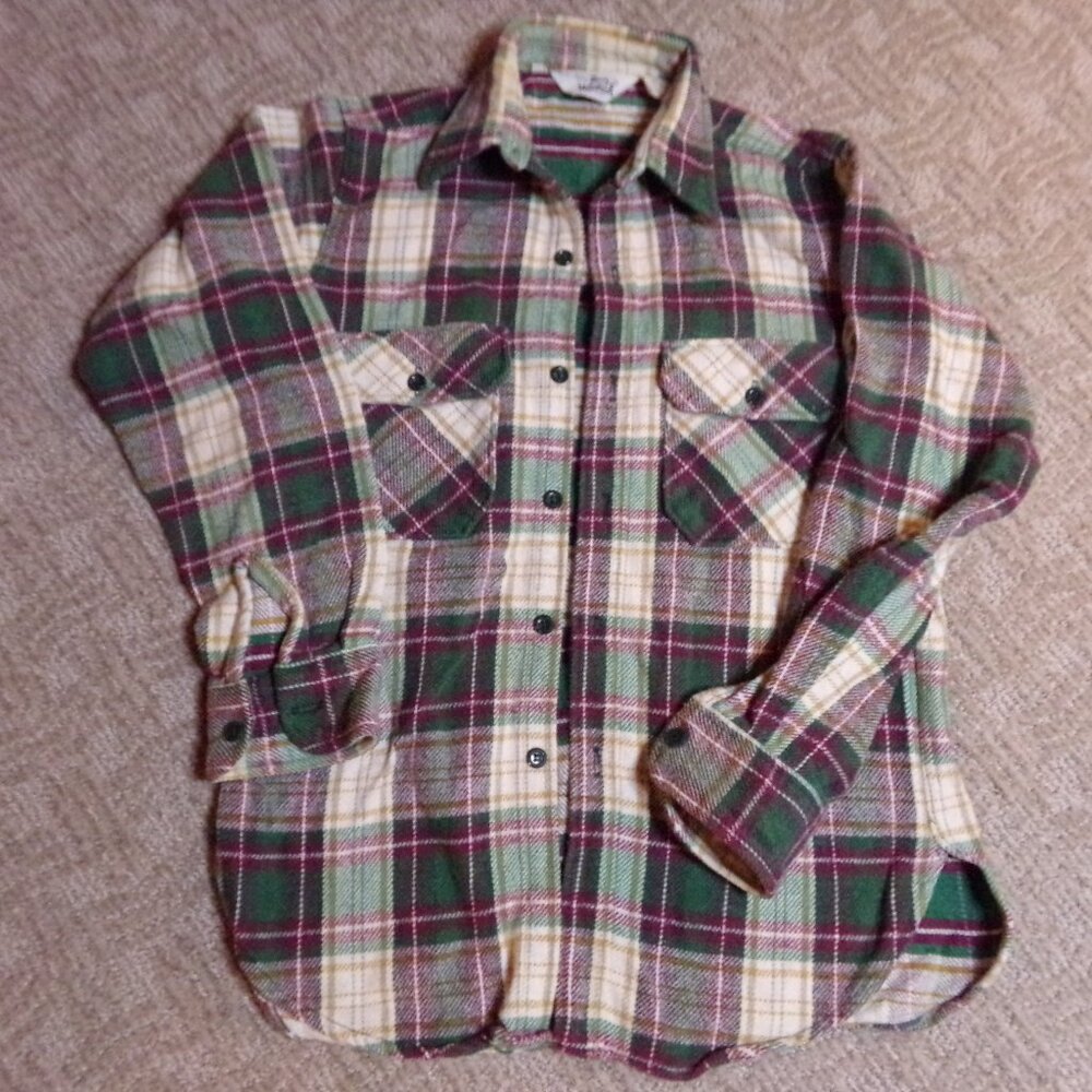 Men's Vintage Medium M Midweight Woolrich Plaid Shirt